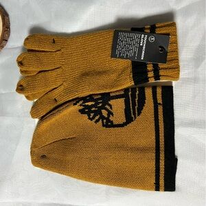 Timberland Hat and Touchscreen Gloves Set Women's Winter Beanie Hat & Gloves